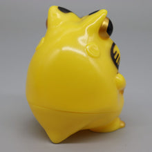 Load image into Gallery viewer, Kaeruma 'Daruma yellow'
