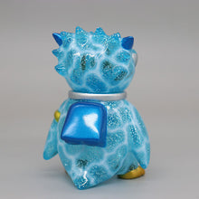 Load image into Gallery viewer, Toby 'Underwater camouflage color silver eyes'

