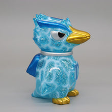 Load image into Gallery viewer, Toby 'Underwater camouflage color silver eyes'
